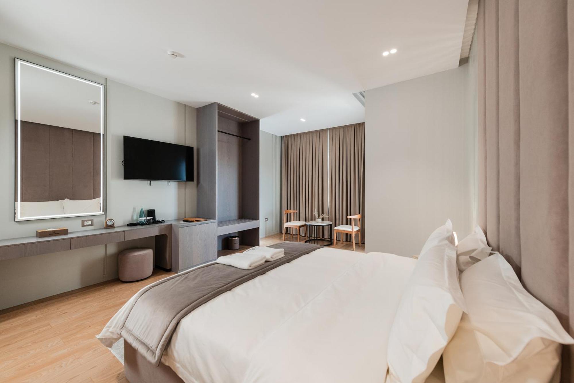 Troci Hotel Kamez Екстериор снимка