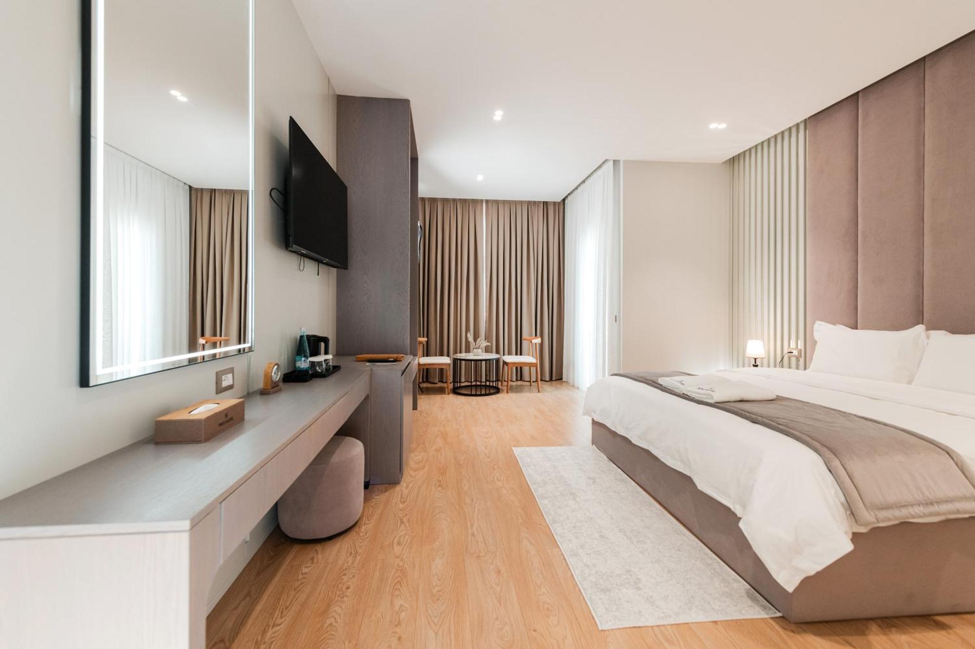 Troci Hotel Kamez Екстериор снимка