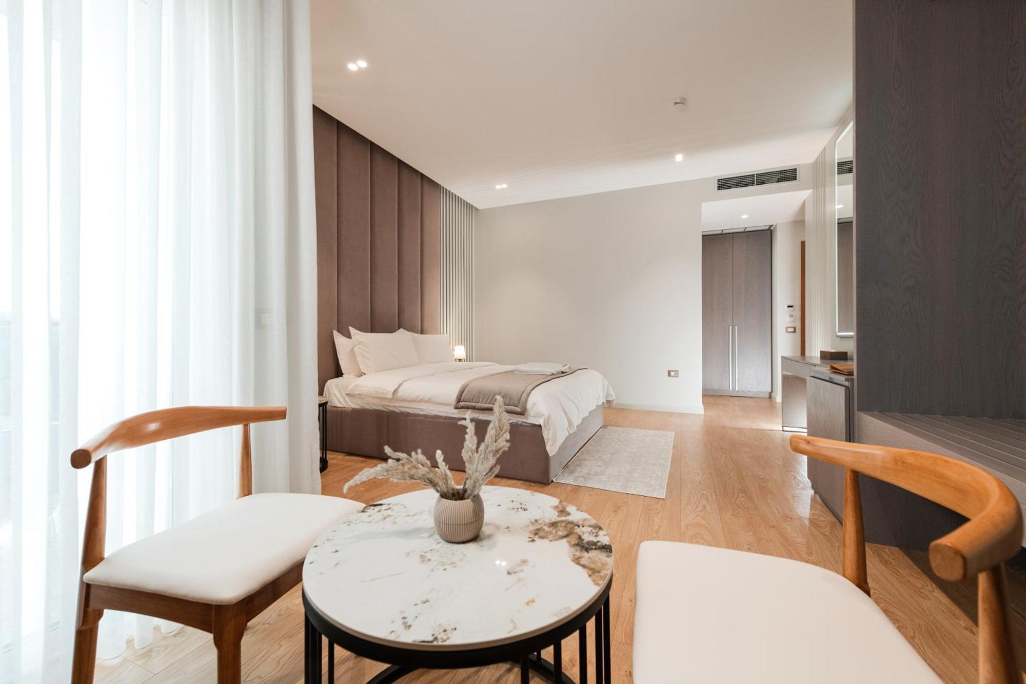 Troci Hotel Kamez Екстериор снимка
