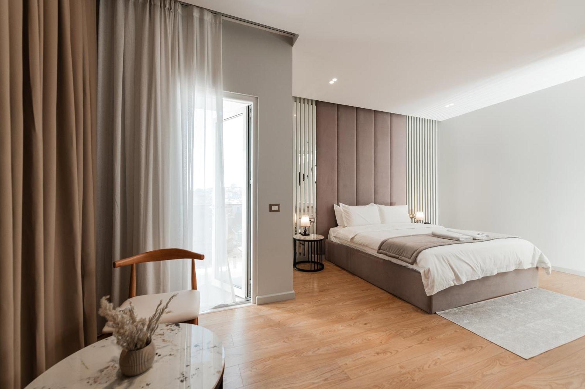 Troci Hotel Kamez Екстериор снимка
