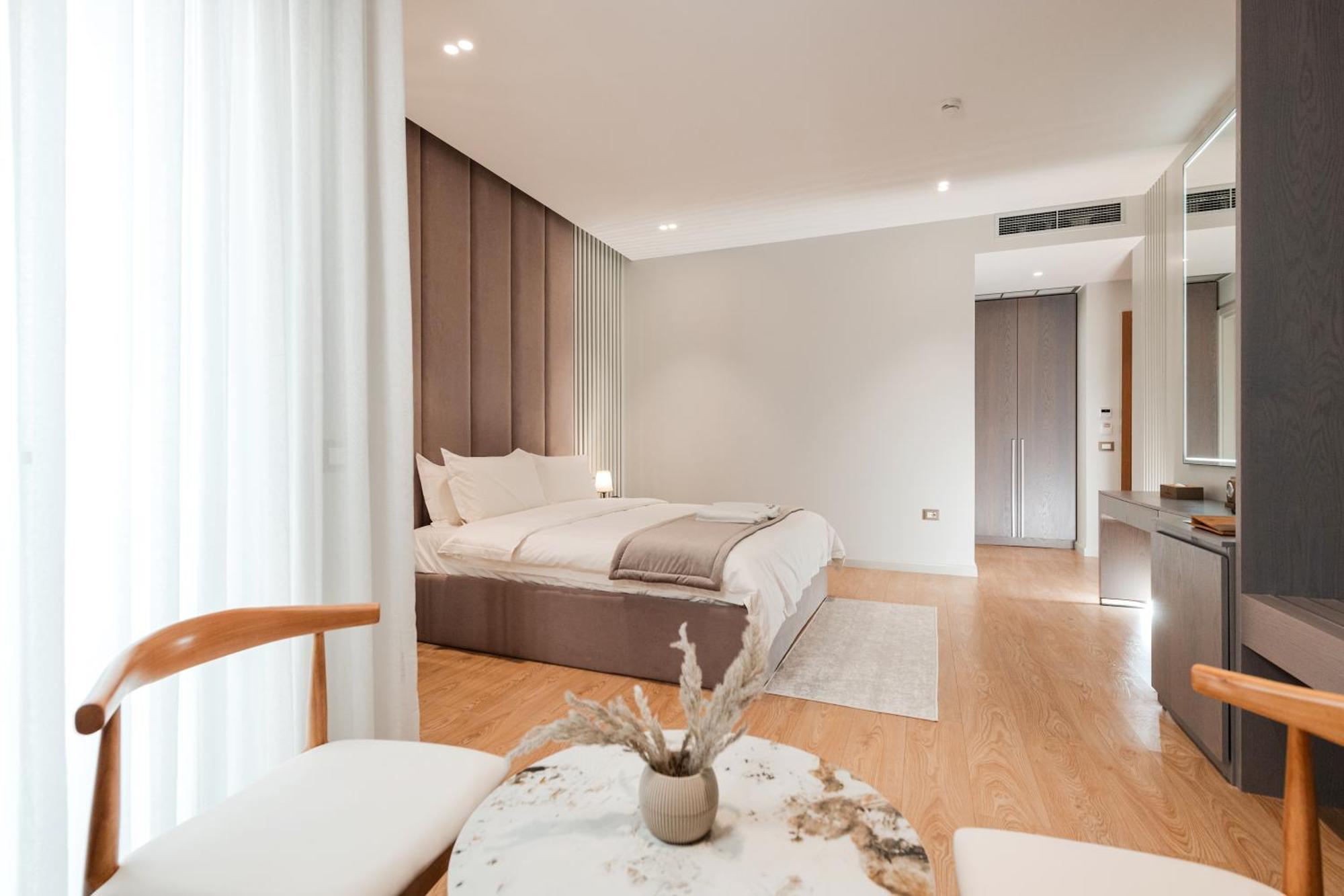 Troci Hotel Kamez Екстериор снимка