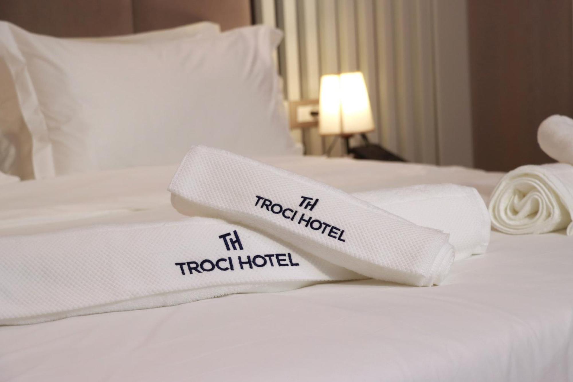 Troci Hotel Kamez Екстериор снимка