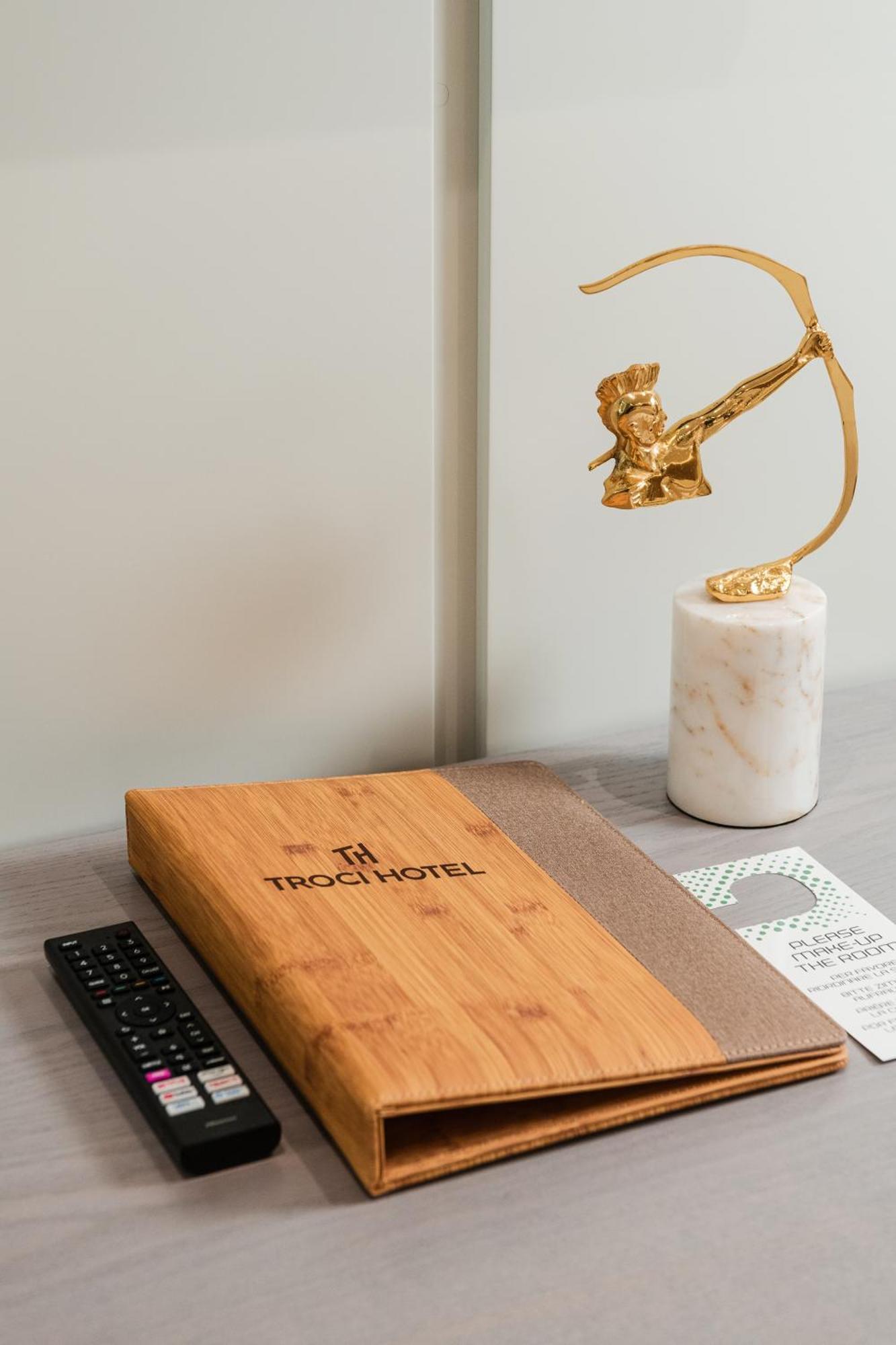 Troci Hotel Kamez Екстериор снимка