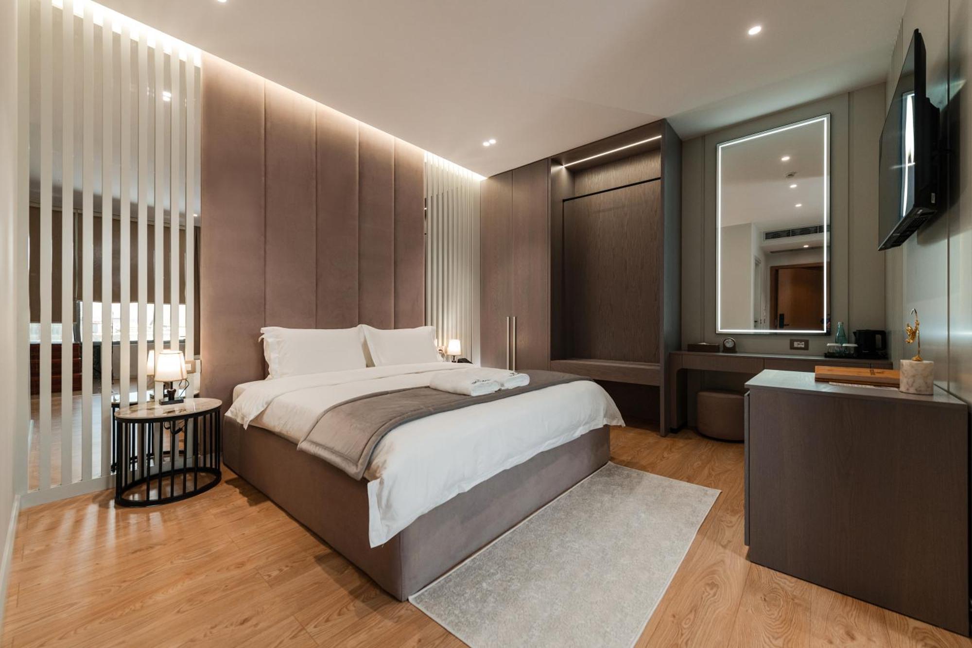 Troci Hotel Kamez Екстериор снимка