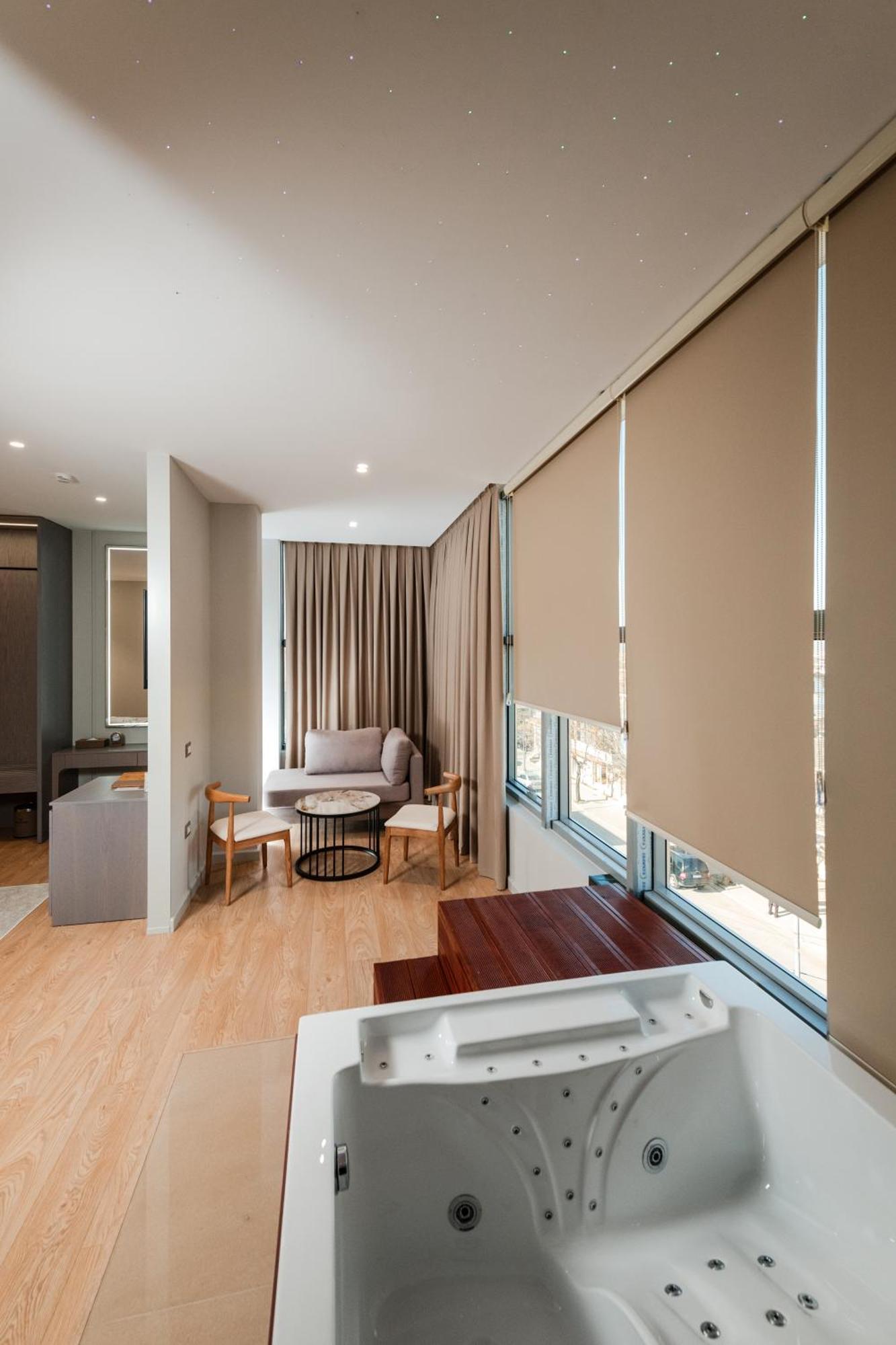 Troci Hotel Kamez Екстериор снимка