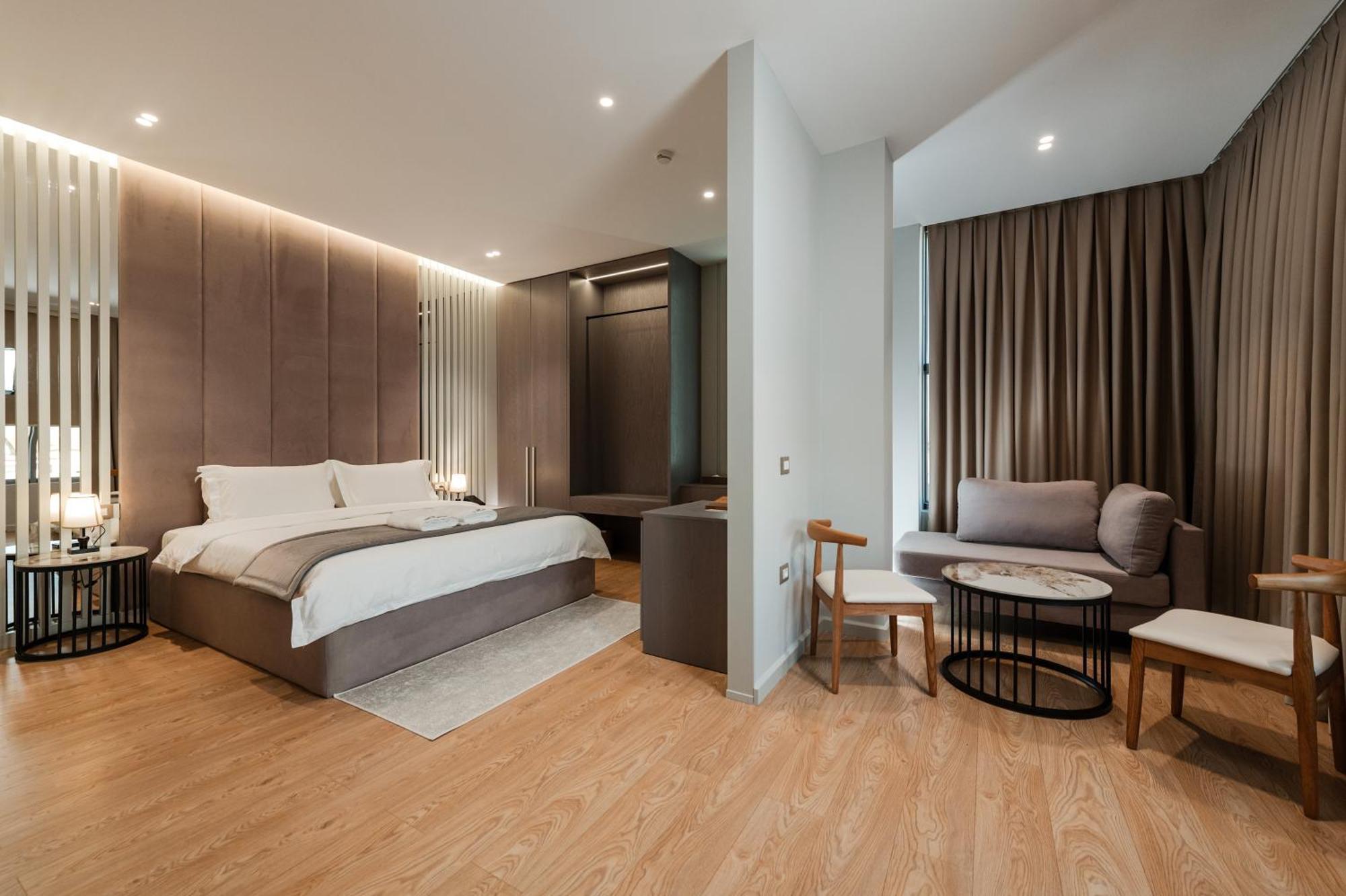 Troci Hotel Kamez Екстериор снимка