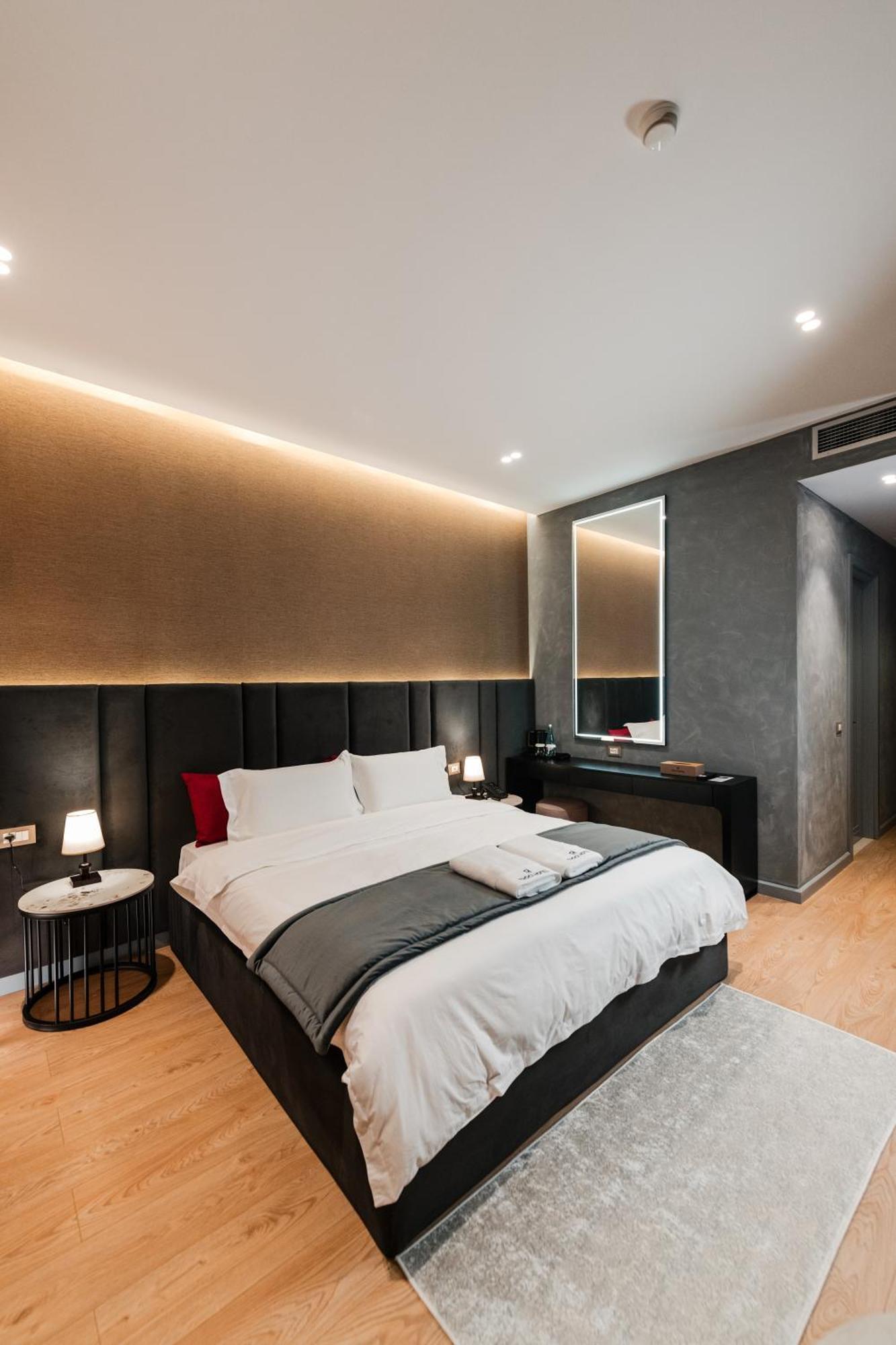 Troci Hotel Kamez Екстериор снимка