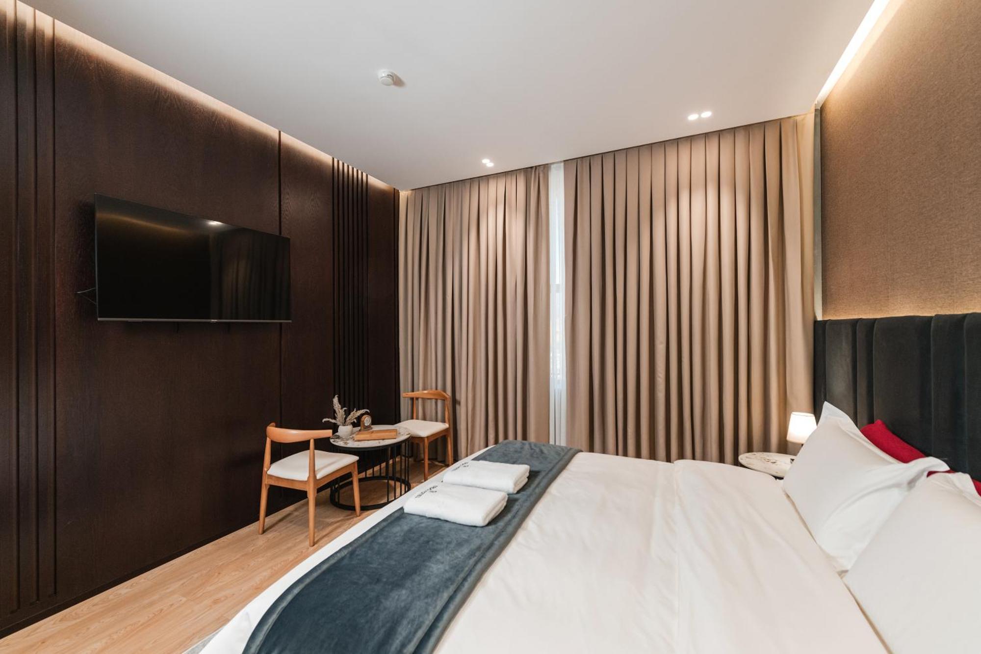 Troci Hotel Kamez Екстериор снимка