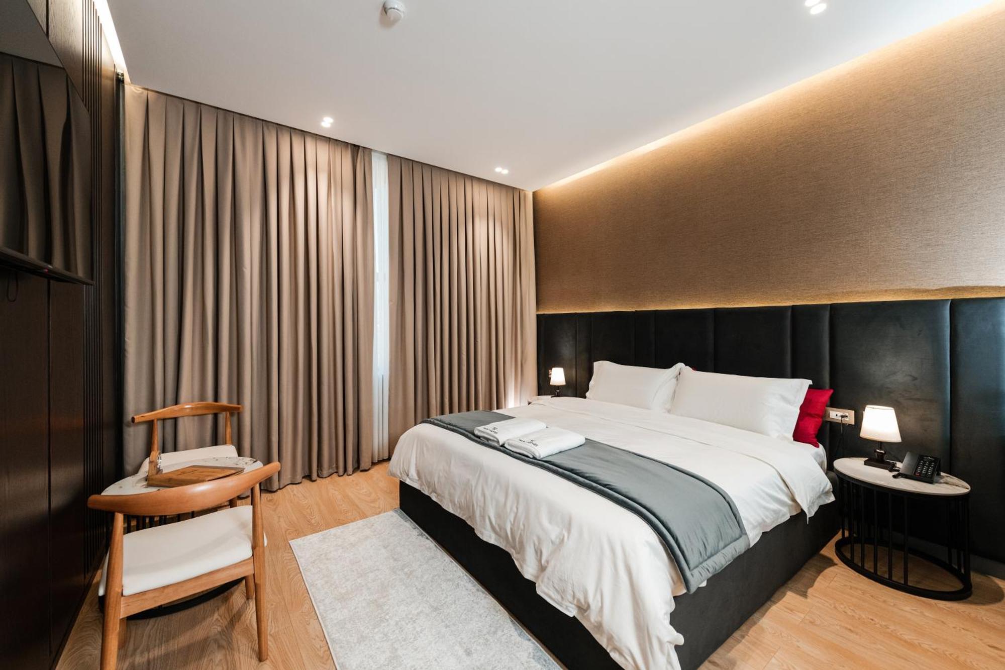Troci Hotel Kamez Екстериор снимка