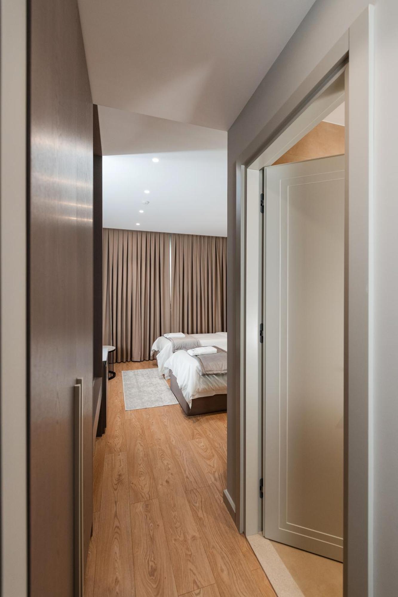 Troci Hotel Kamez Екстериор снимка